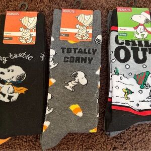 Peanuts Snoopy Crew Socks - Black, Gray, White, Orange 4 pairs
